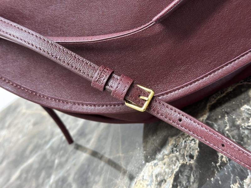 Celine Halfmoon Soft Triomphe Bag Bag Syrah 124142