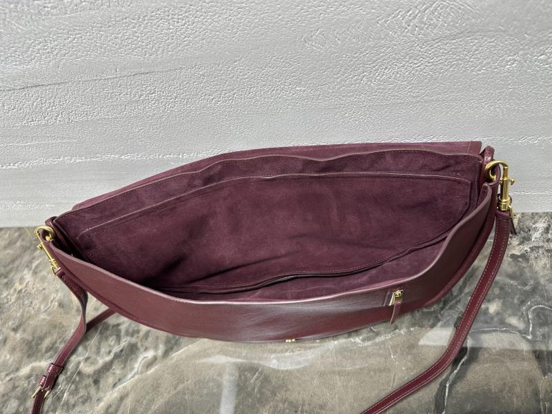 Celine Halfmoon Soft Triomphe Bag Bag Syrah 124142