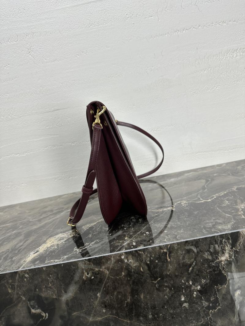 Celine Soft Triomphe Besace Syrah 123632