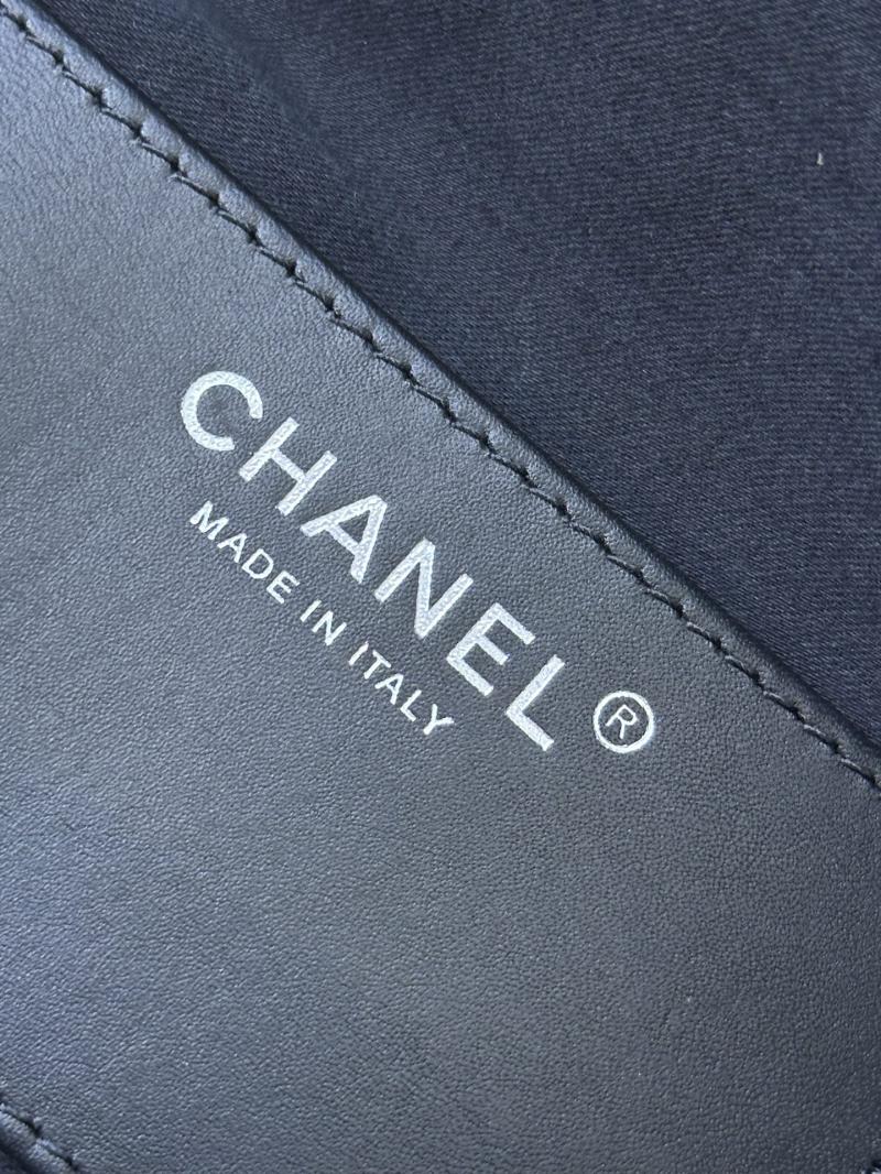 Chanel 25 Medium Handbag Black AS5311