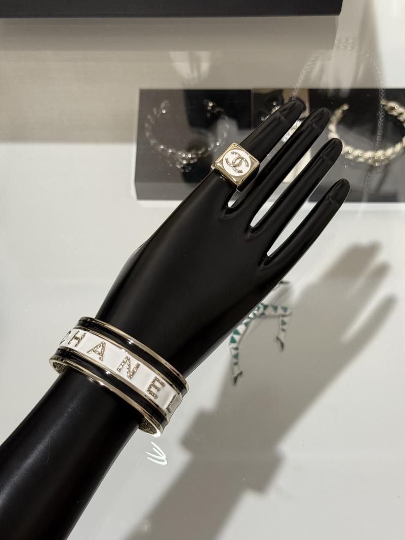 Chanel Bracelet Y12916