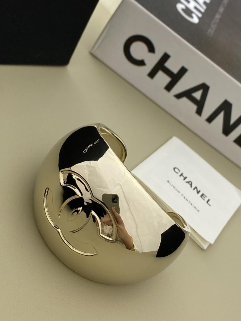 Chanel Bracelet YCB122901
