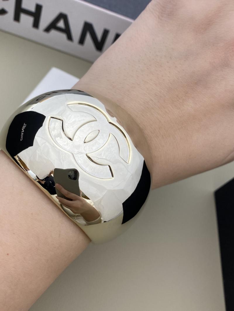Chanel Bracelet YCB122901