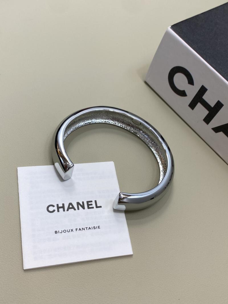 Chanel Bracelet YCB122911