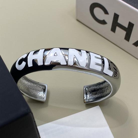 Chanel Bracelet YCB122911