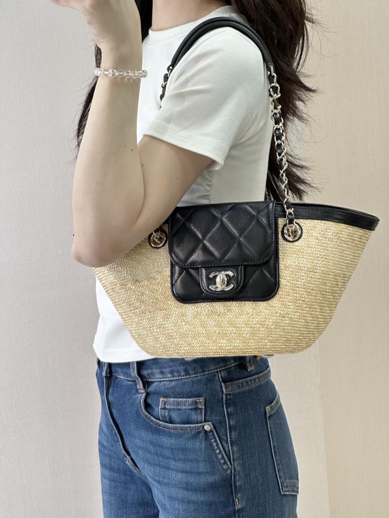 Chanel Braided Straw Small Tote AS5951