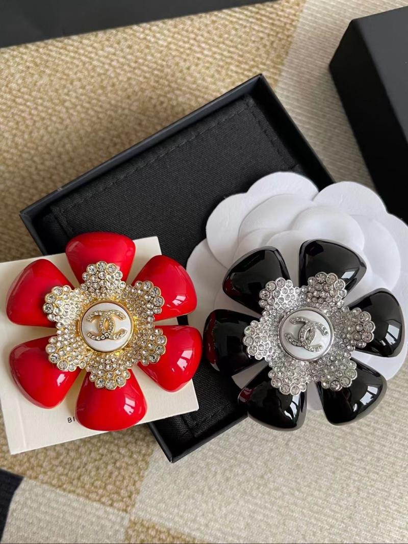 Chanel Brooch Y12912