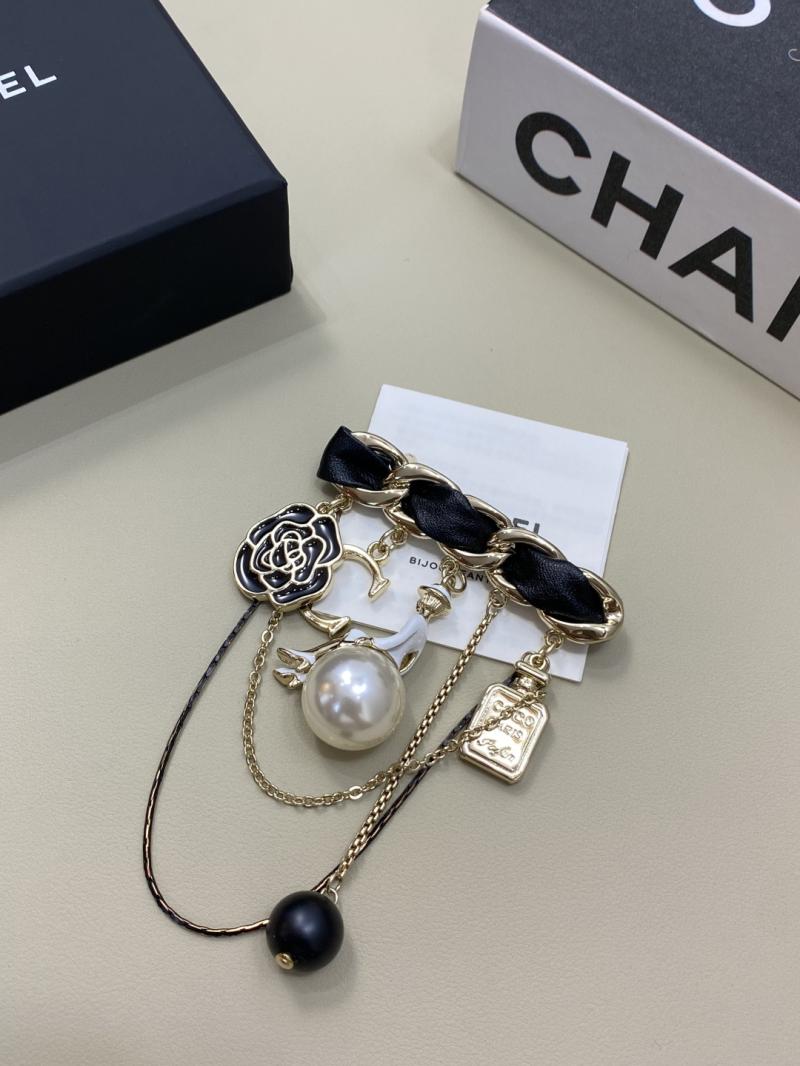 Chanel Brooch YCB122913