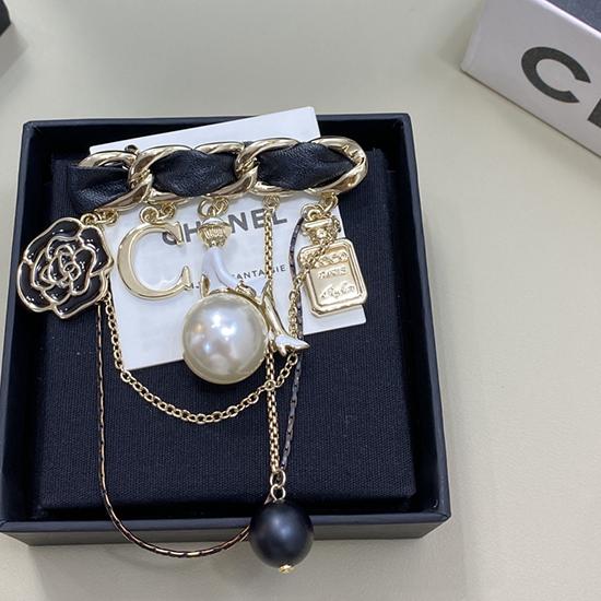Chanel Brooch YCB122913
