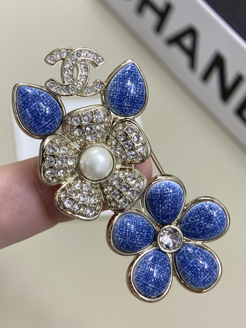 Chanel Brooch YCB122934