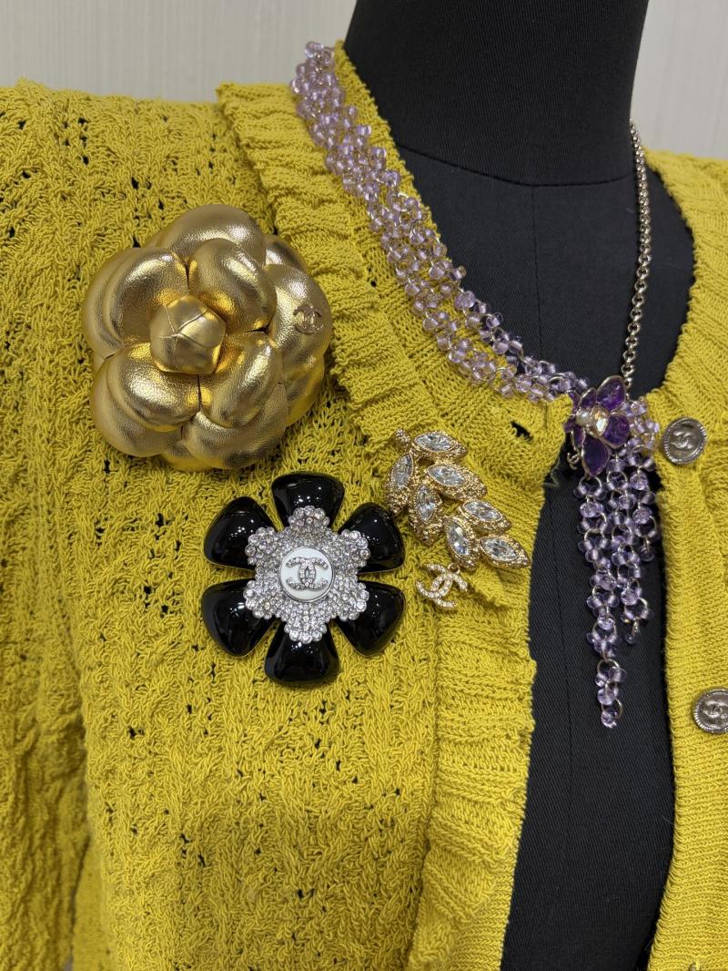 Chanel Brooch YDB12718