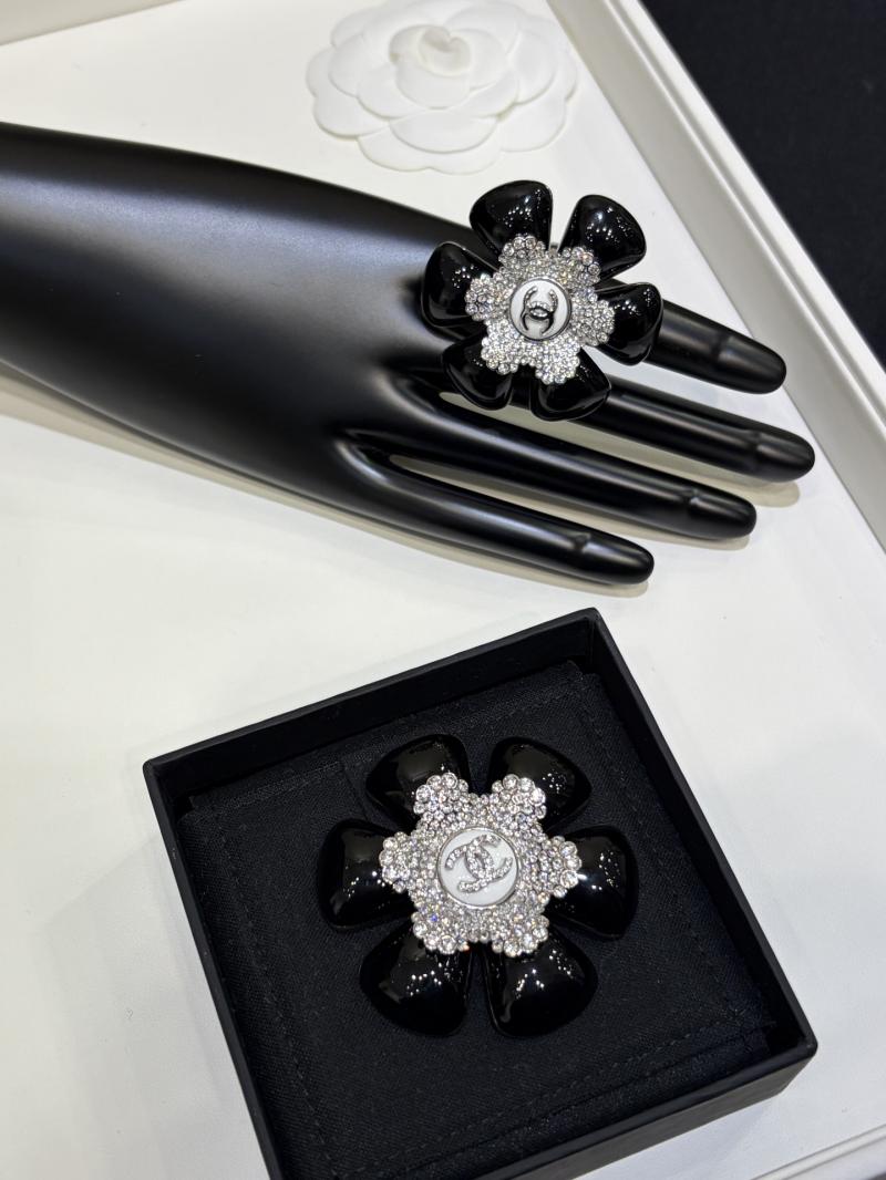 Chanel Brooch YDB12718