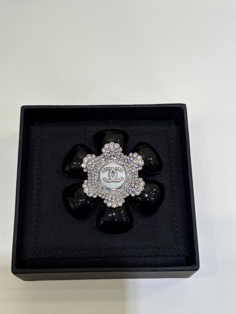 Chanel Brooch YDB12718