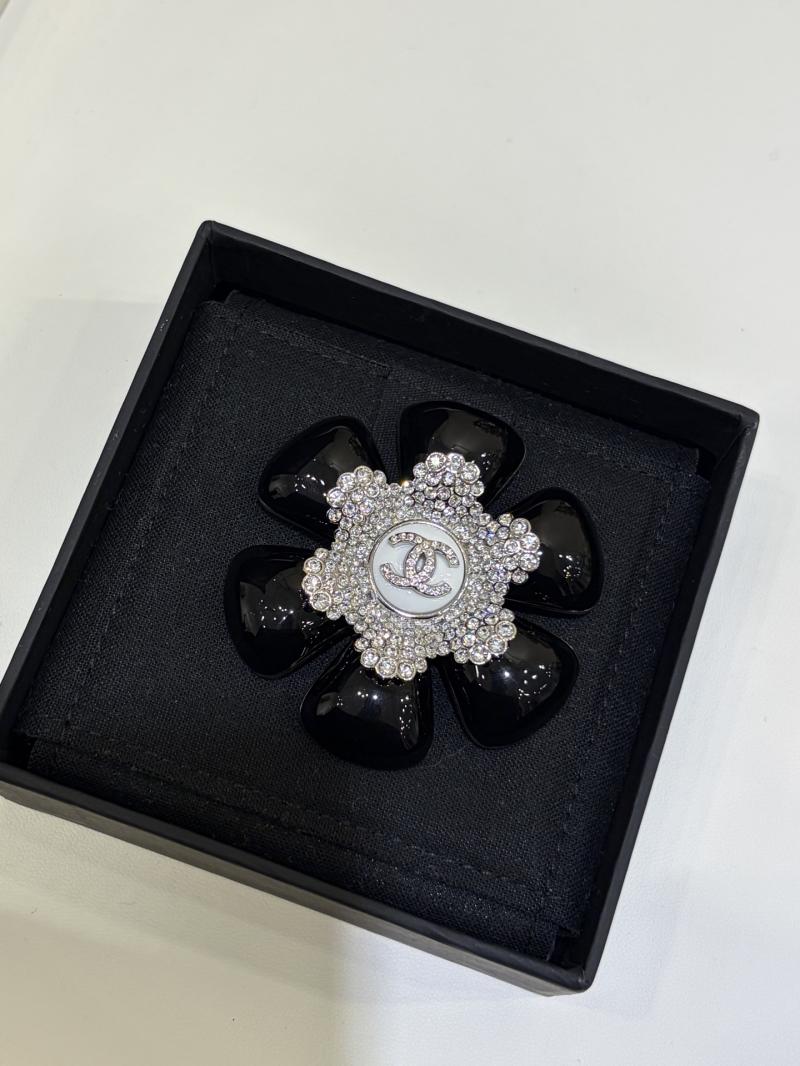 Chanel Brooch YDB12718