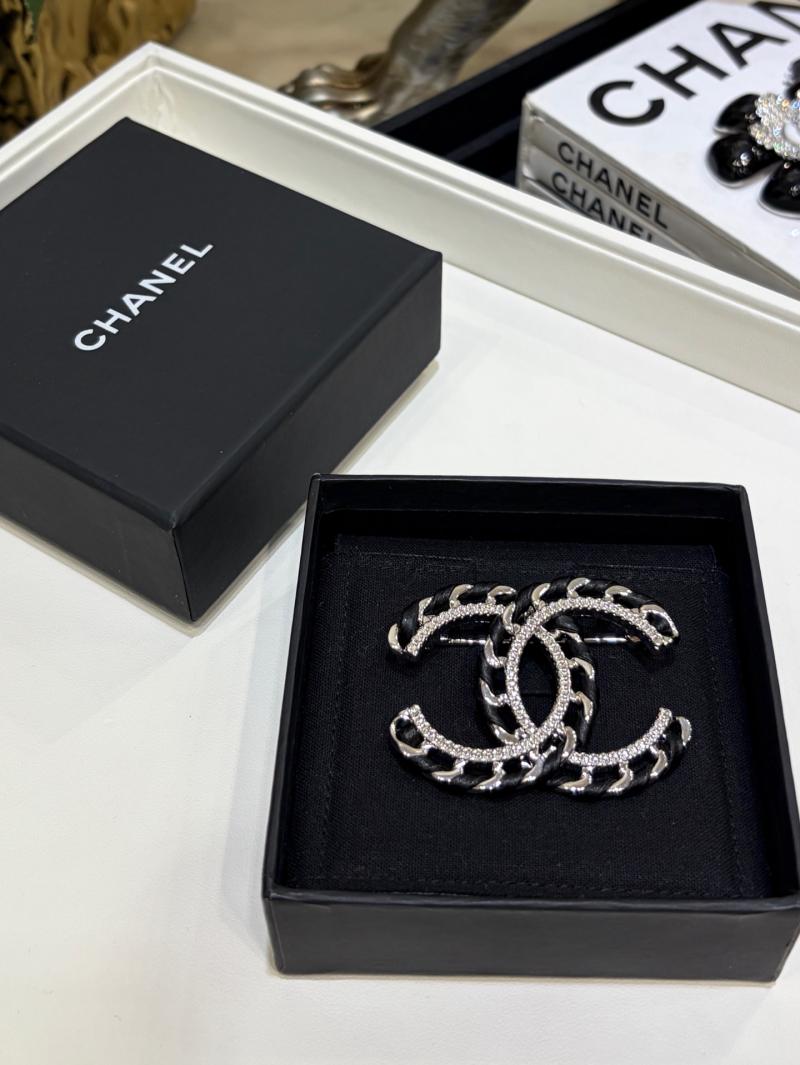 Chanel Brooch YDB12724