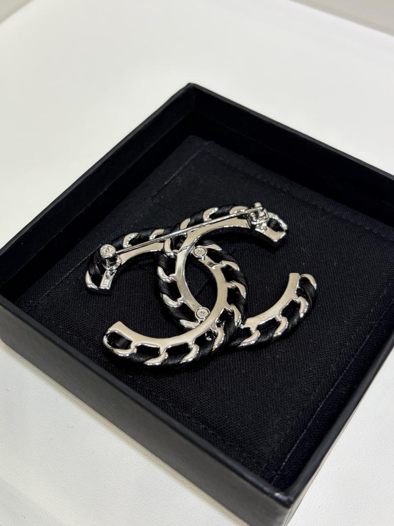 Chanel Brooch YDB12724