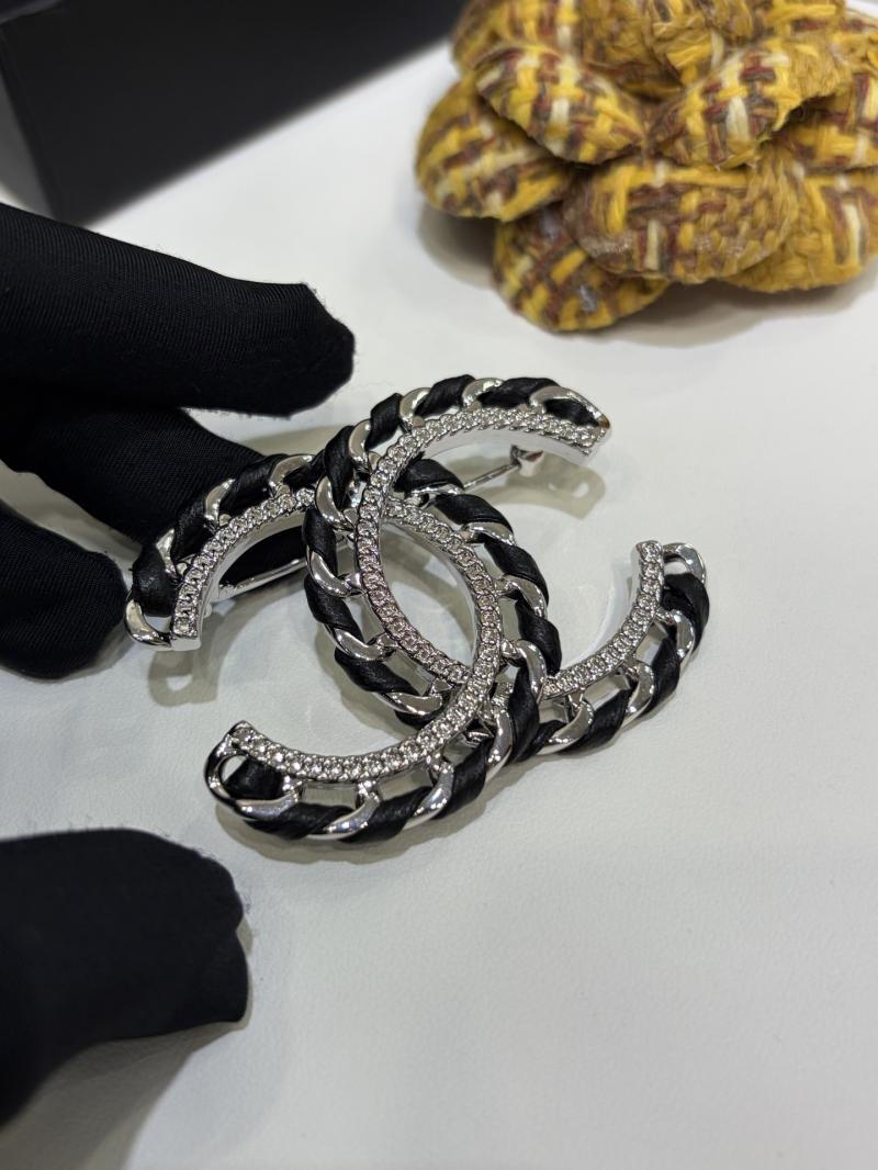 Chanel Brooch YDB12724