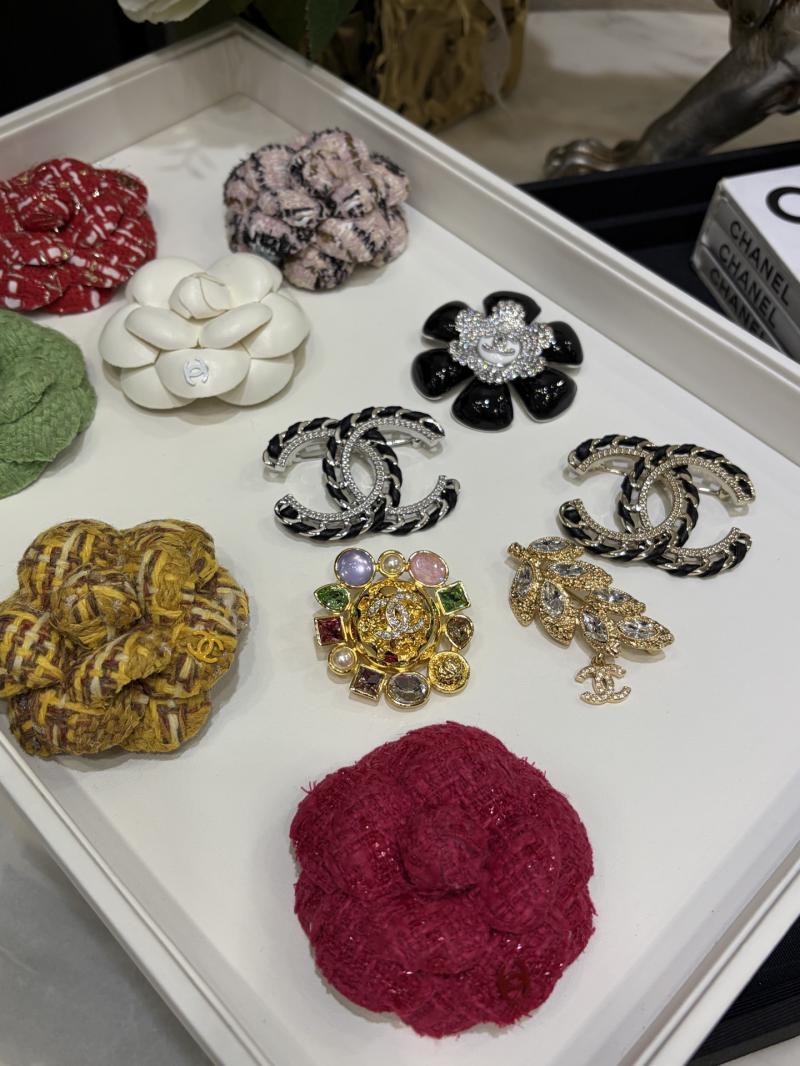 Chanel Brooch YDB12724