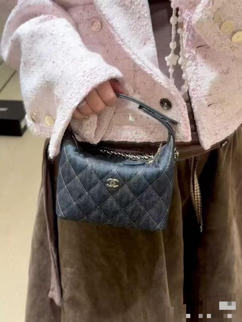 Chanel Classic Denim Clutch Dark Blue AP4386