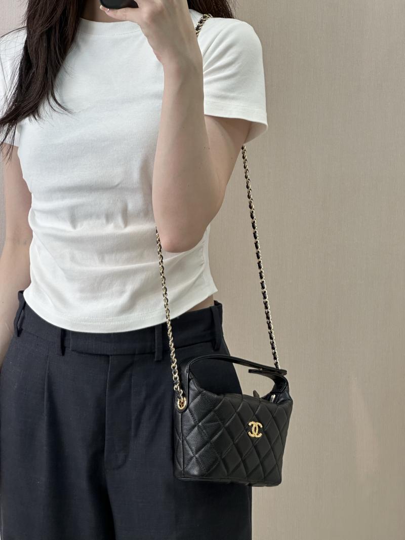 Chanel Clutch With Chain Black AP5022