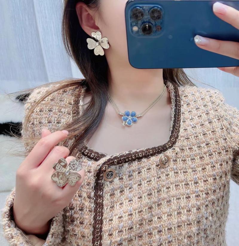 Chanel Earrings Y12903