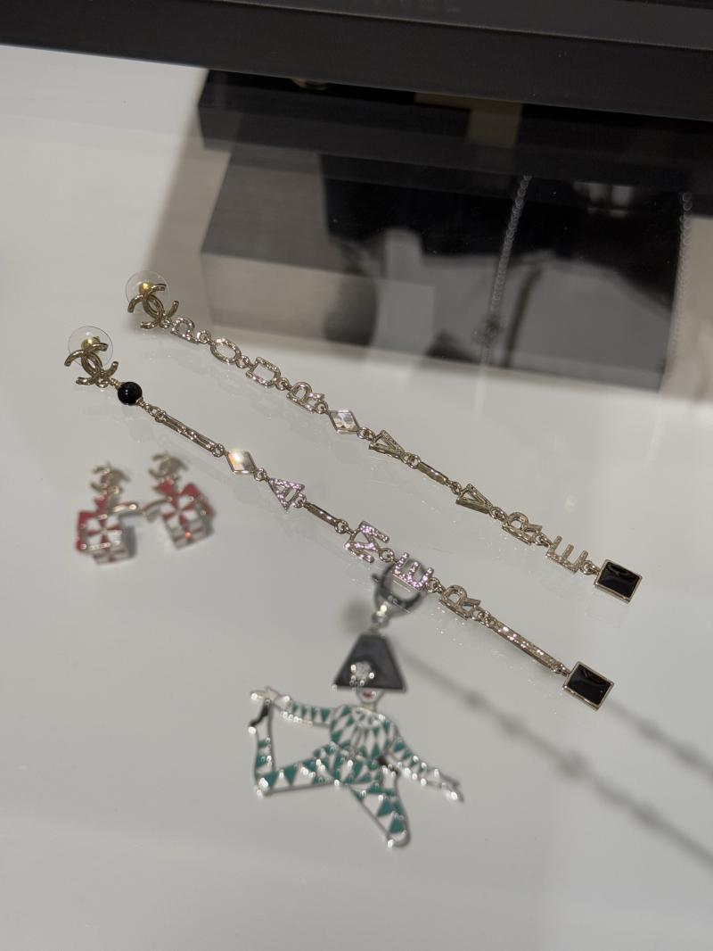 Chanel Earrings Y12905