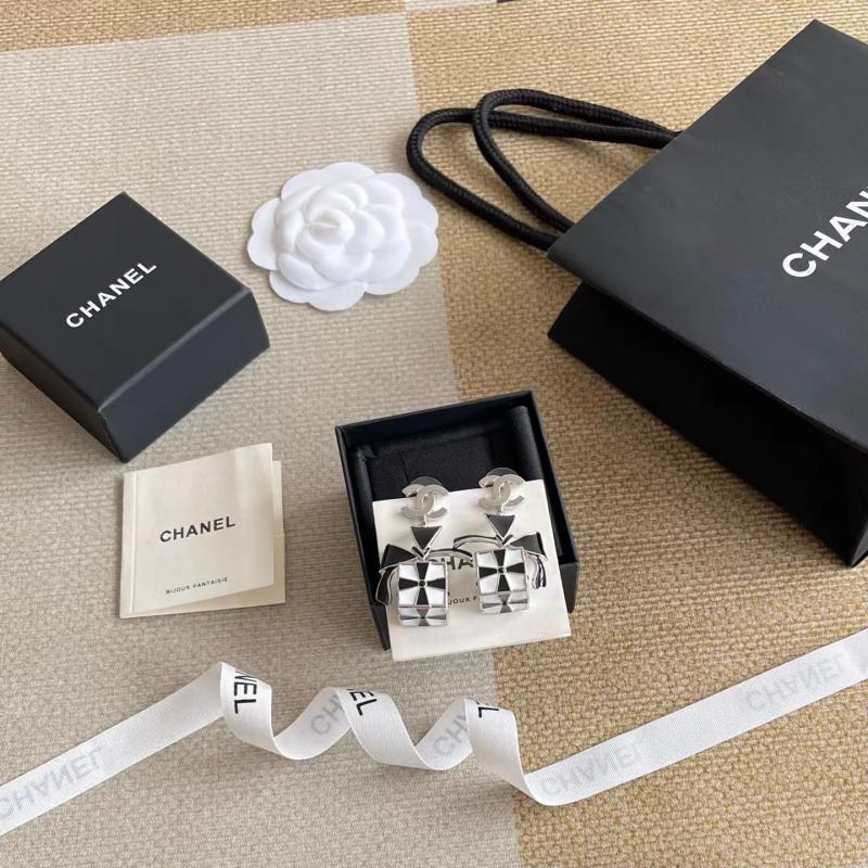 Chanel Earrings YCB122902