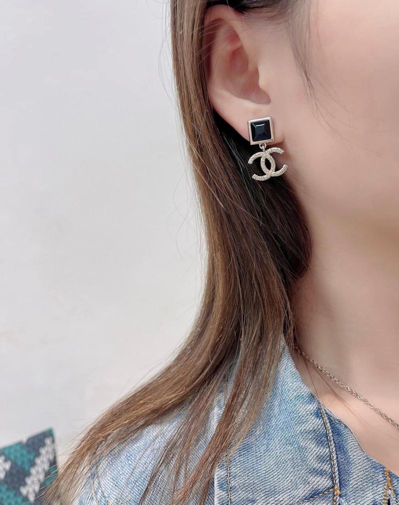 Chanel Earrings YCB122920