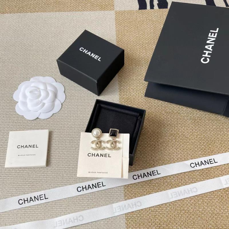 Chanel Earrings YCB122920