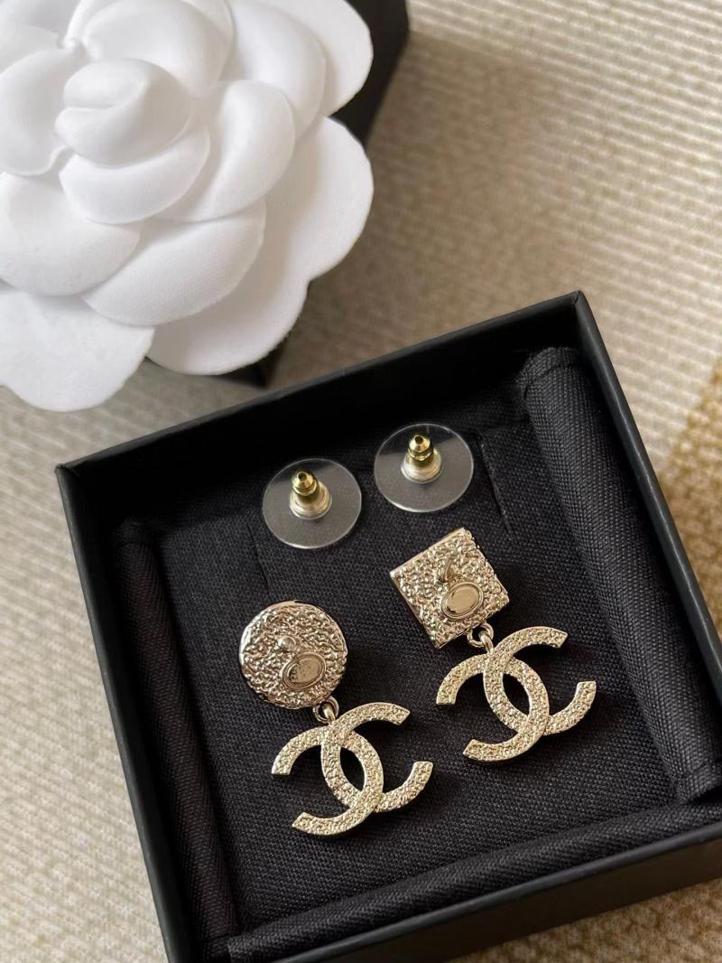 Chanel Earrings YCB122920