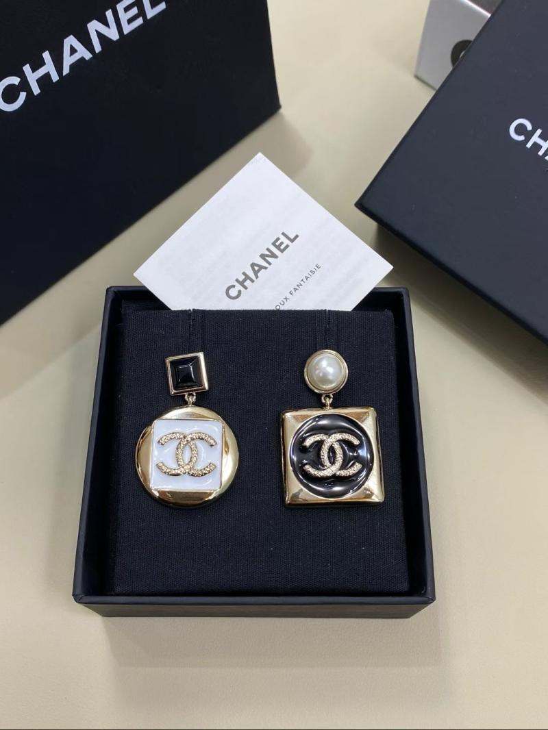 Chanel Earrings YCB122921