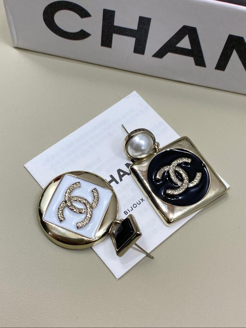 Chanel Earrings YCB122921