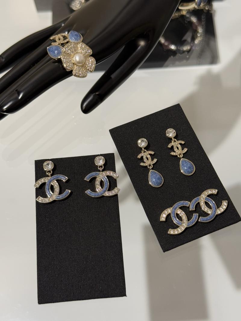 Chanel Earrings YCB122942