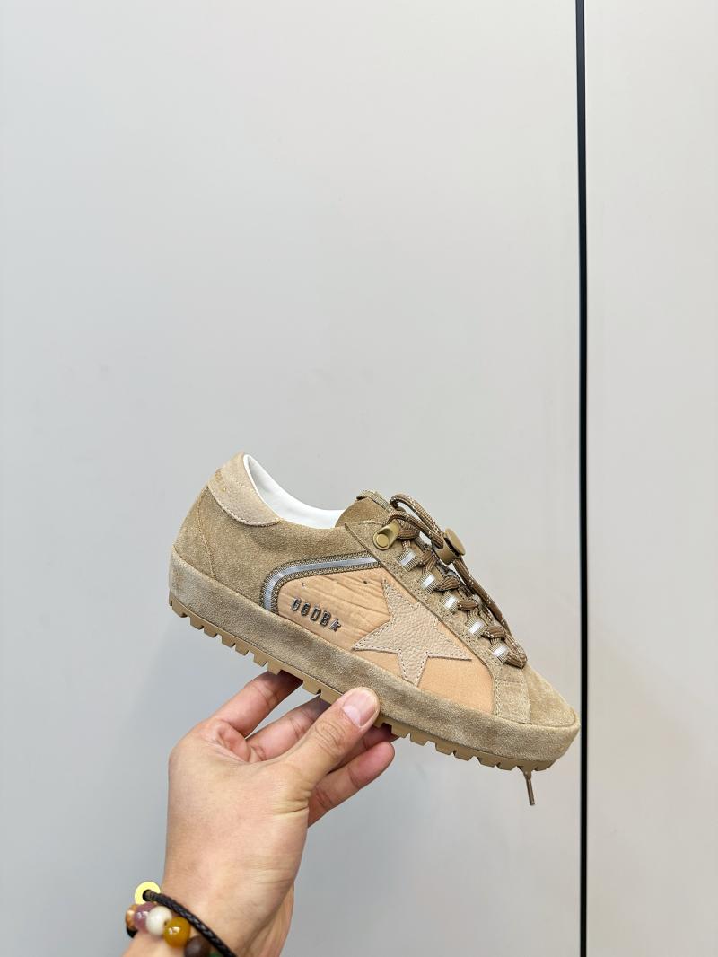 Golden Goose Sneakers DGS11702