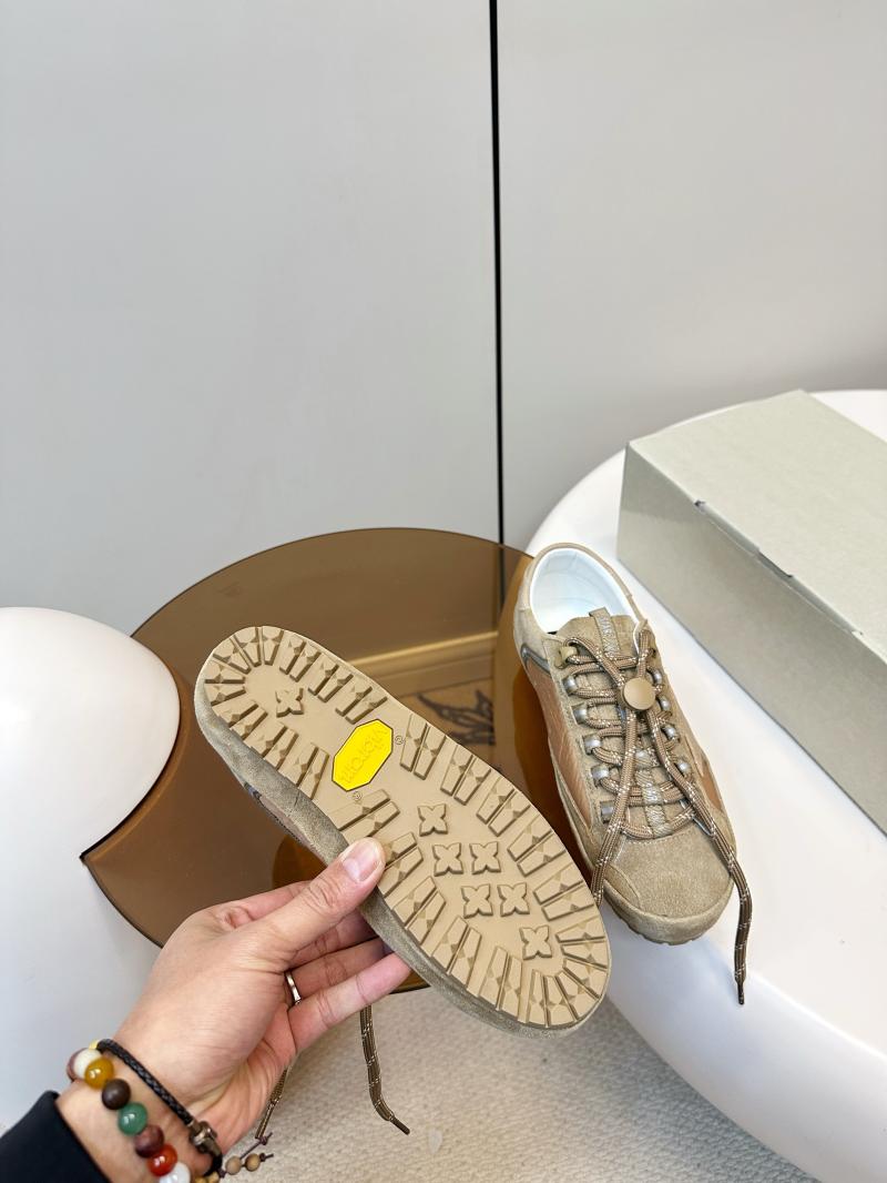 Golden Goose Sneakers DGS11702