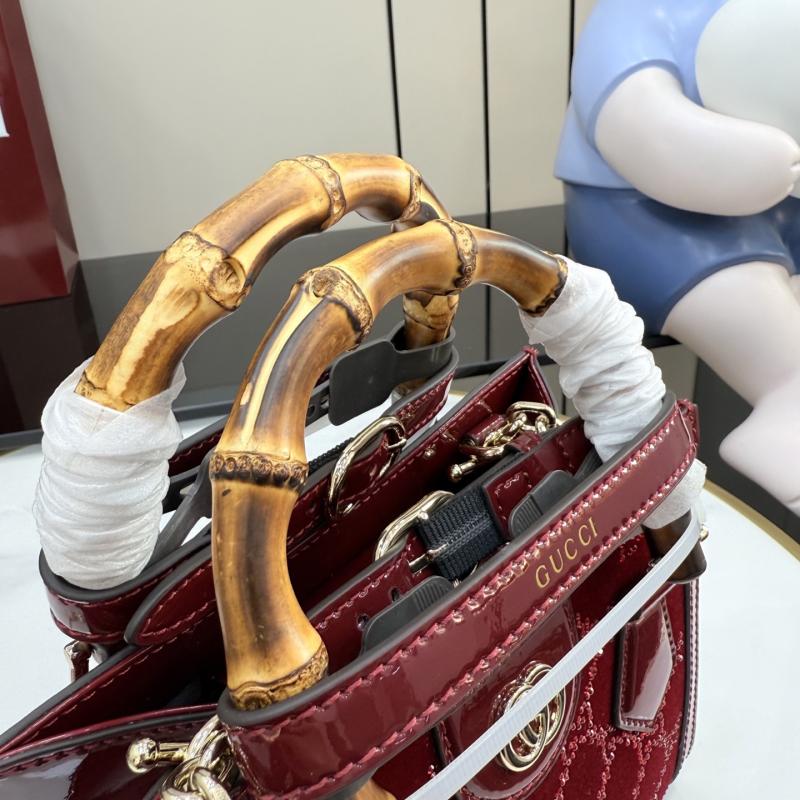 Gucci Diana crystals small tote bag ‎Red 675800