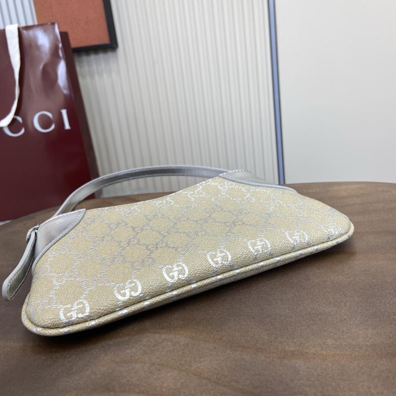 Gucci GG Emblem small shoulder bag Silver 820696