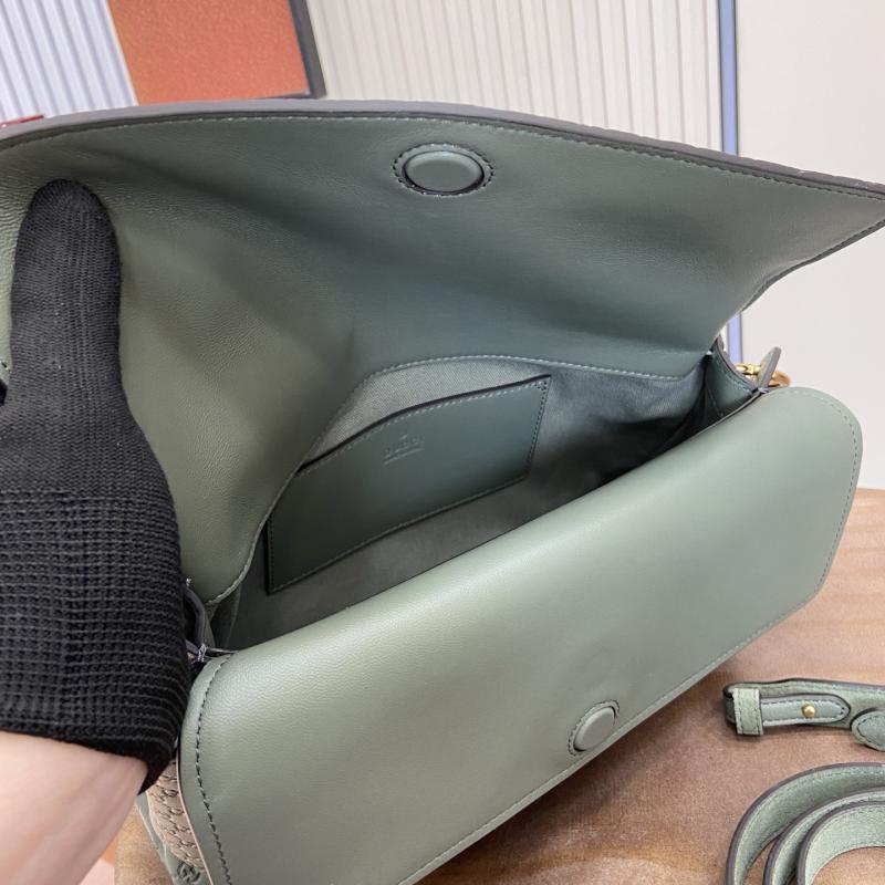 Gucci Medium Leather shoulder bag Green 857622