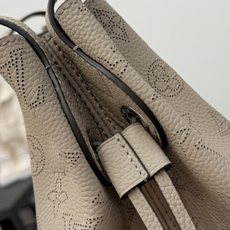 Louis Vuitton Boundless M13180