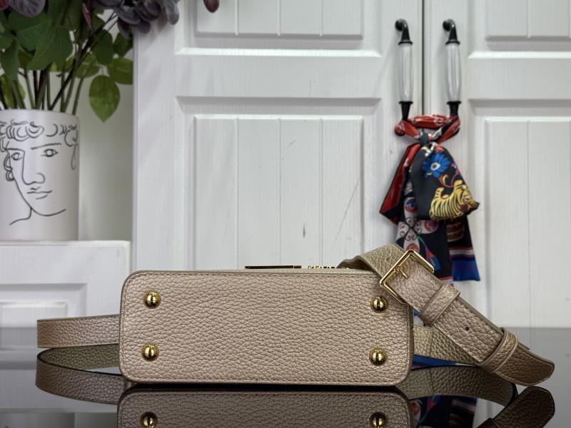 Louis Vuitton Capucines Mini Gold M14201