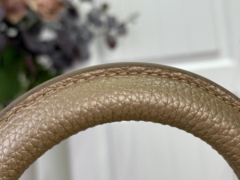 Louis Vuitton Capucines Mini Gold M14201