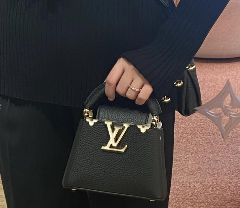 Louis Vuitton Capucines Nano M10166