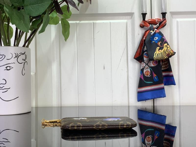 Louis Vuitton Key Pouch M15341