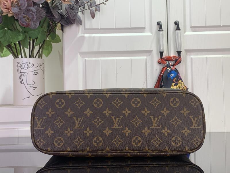 Louis Vuitton Lineup M27335