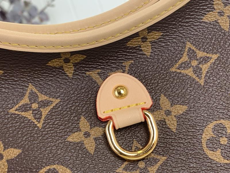 Louis Vuitton Lineup M27335