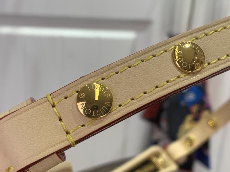 Louis Vuitton Lineup M27335