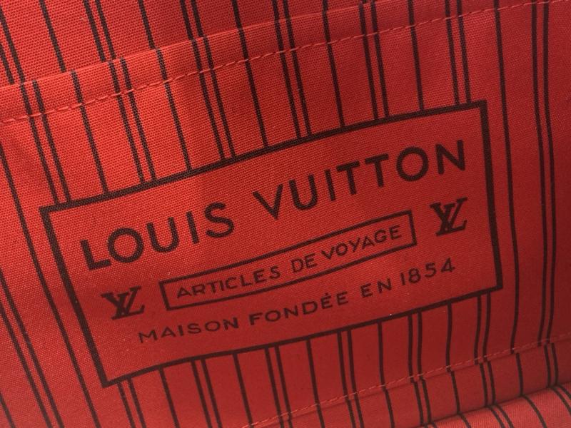 Louis Vuitton Lineup M27335