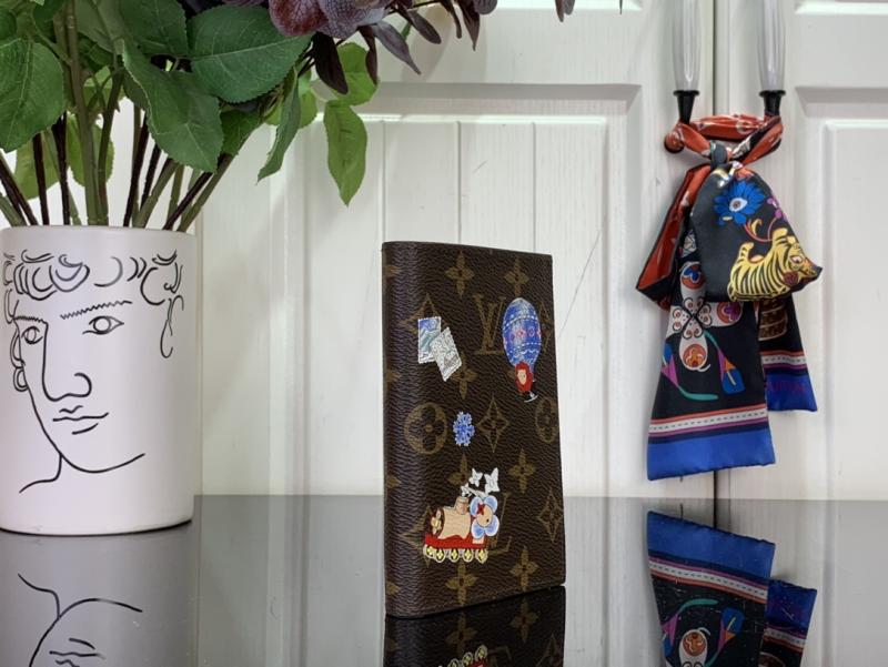 Louis Vuitton Passport Cover M15320