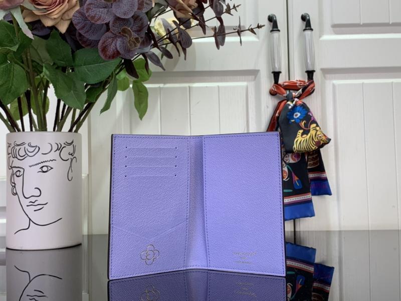 Louis Vuitton Passport Cover M15320