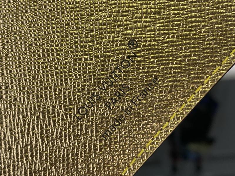 Louis Vuitton Passport Cover M15327